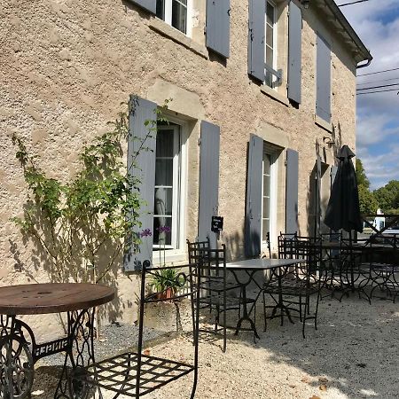 Bed and Breakfast Le Relais D'Aulnay Aulnay  Экстерьер фото